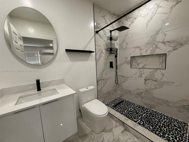 4300 NW 3rd Ct 1, Plantation, FL 33317