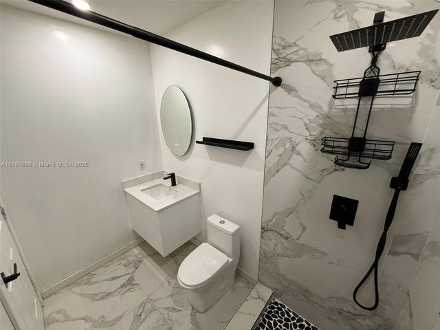 4300 NW 3rd Ct 1, Plantation, FL 33317