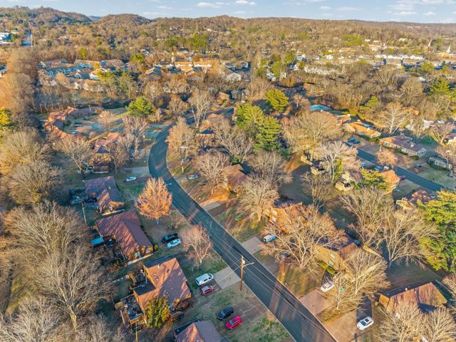 541 Doral Country Dr, Nashville, TN 37221