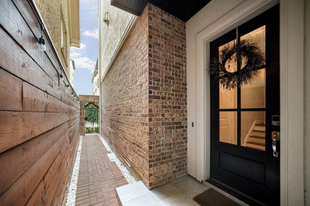 306 W Saulnier Street, Houston, TX 77019