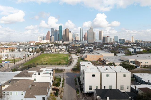 306 W Saulnier Street, Houston, TX 77019