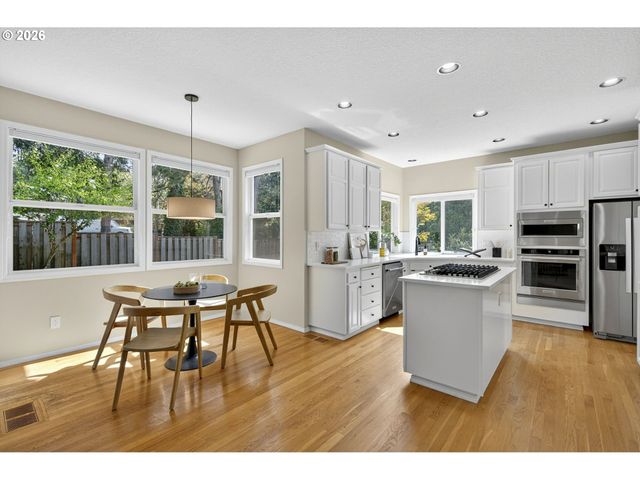 5530 BAY CREEK Dr, Lake Oswego, OR 97035