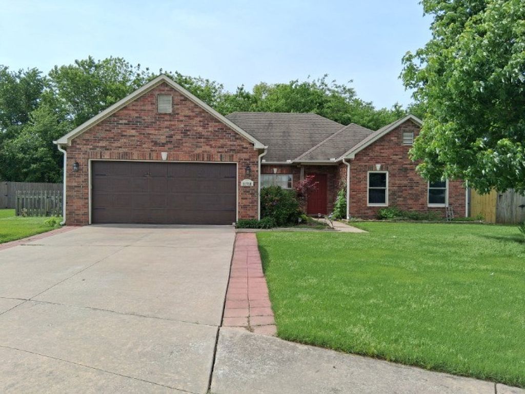 11711 E Creek Lane, Farmington, AR 72730