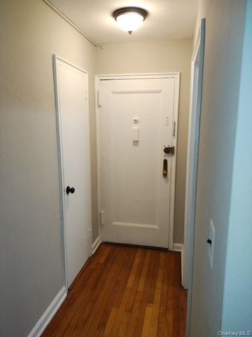 320 S Broadway P1, Tarrytown, NY 10591