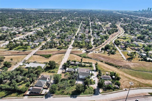 5025 Falls Street, Houston, TX 77026