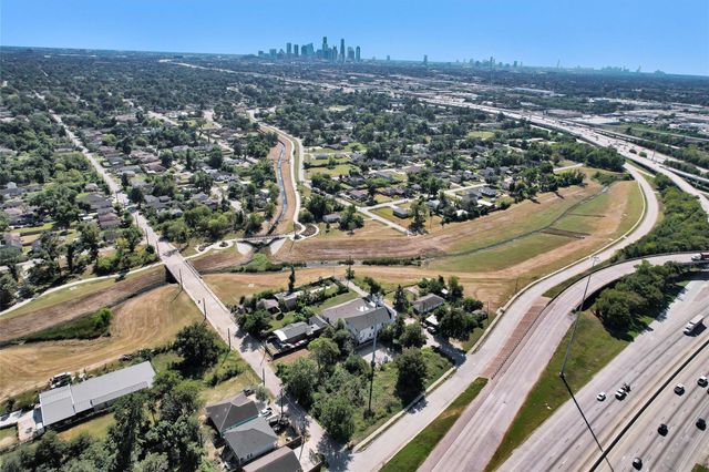 5025 Falls Street, Houston, TX 77026