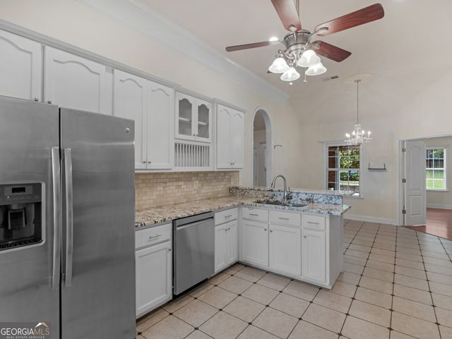 251 Hathersage Drive, Kathleen, GA 31047