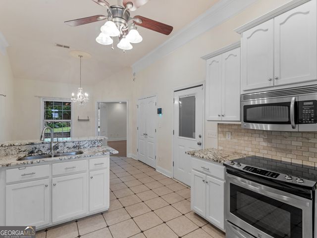 251 Hathersage Drive, Kathleen, GA 31047