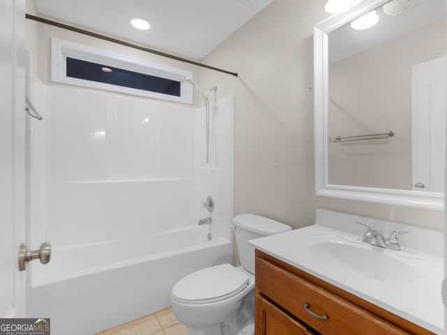 251 Hathersage Drive, Kathleen, GA 31047