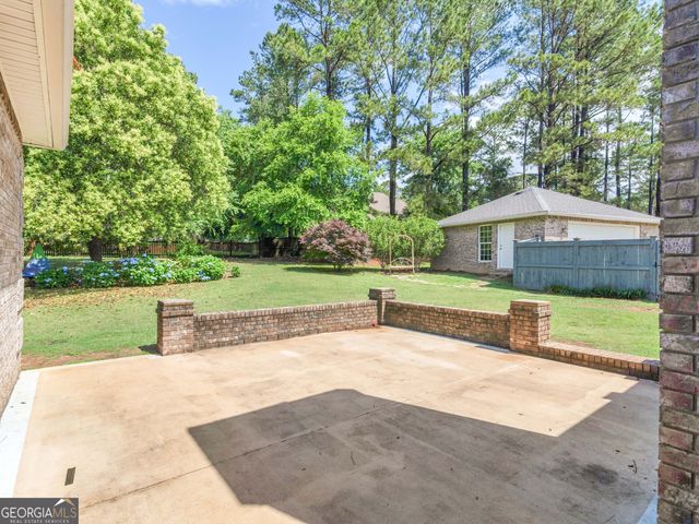 251 Hathersage Drive, Kathleen, GA 31047