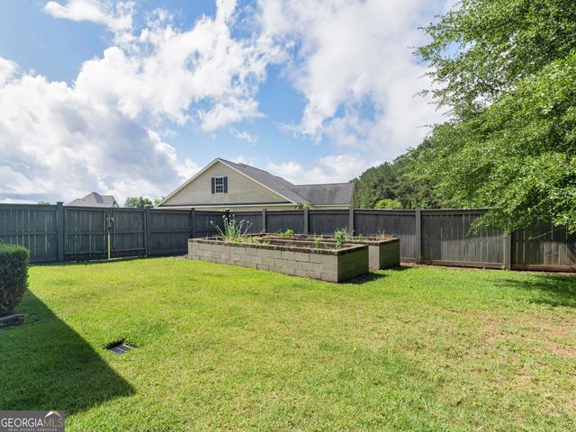 251 Hathersage Drive, Kathleen, GA 31047