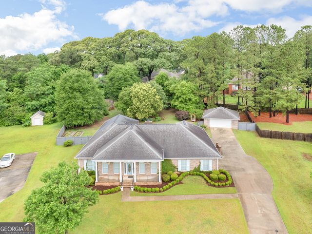 251 Hathersage Drive, Kathleen, GA 31047