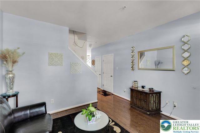 923 King Way, Upper Macungie Twp, PA 18031
