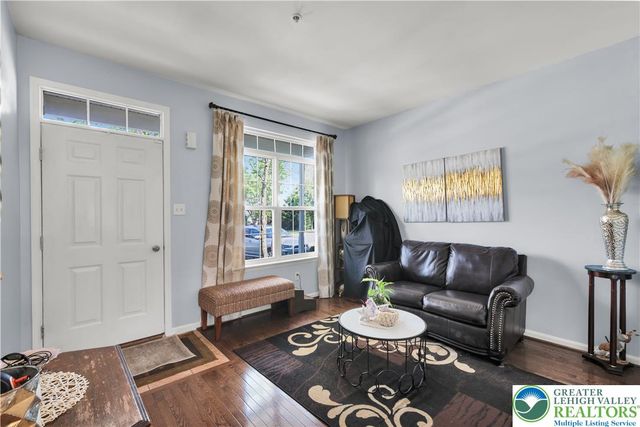 923 King Way, Upper Macungie Twp, PA 18031
