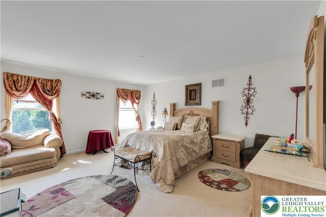 923 King Way, Upper Macungie Twp, PA 18031