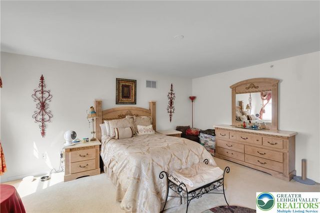923 King Way, Upper Macungie Twp, PA 18031