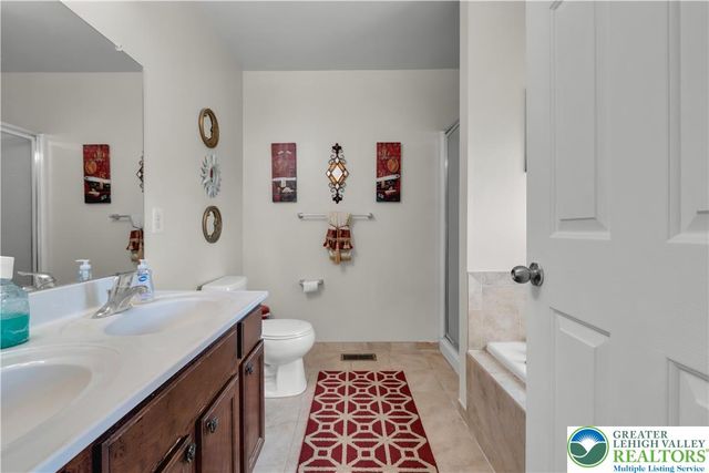 923 King Way, Upper Macungie Twp, PA 18031