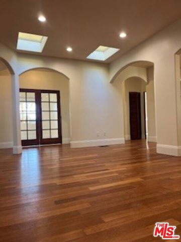 8302 S Sepulveda Boulevard, Los Angeles, CA 90045