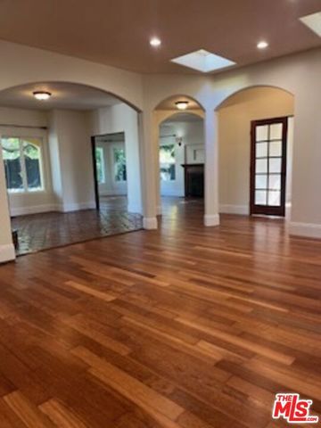 8302 S Sepulveda Boulevard, Los Angeles, CA 90045