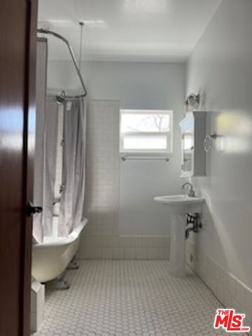 8302 S Sepulveda Boulevard, Los Angeles, CA 90045