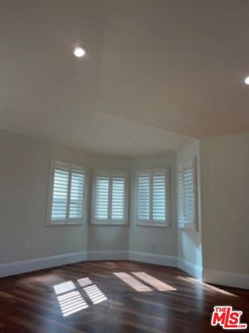 8302 S Sepulveda Boulevard, Los Angeles, CA 90045