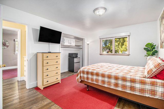 3725 Olney Road, Kalamazoo, MI 49006