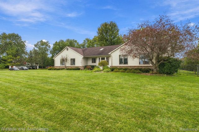 17076 27 Mile Road, Ray Township, MI 48096