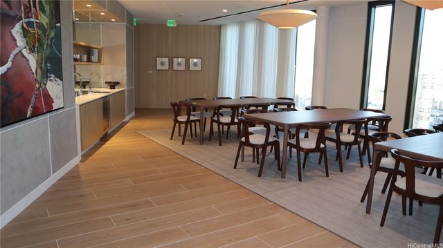 987 Queen Street 4104, Honolulu, HI 96814