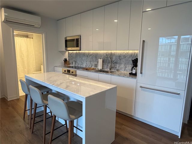 987 Queen Street 4104, Honolulu, HI 96814