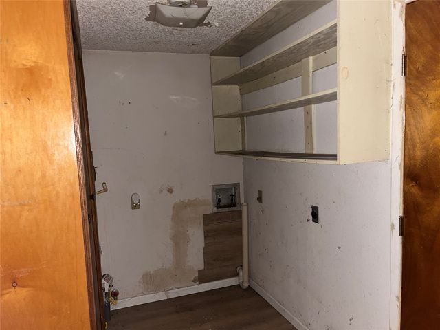 305 N TRAVIS Street, Comanche, TX 76442