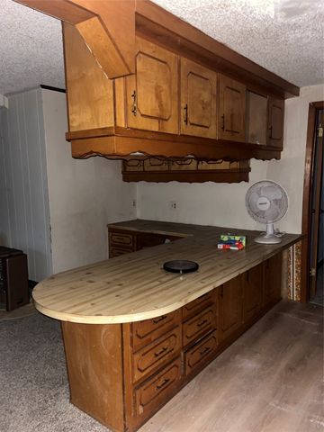 305 N TRAVIS Street, Comanche, TX 76442