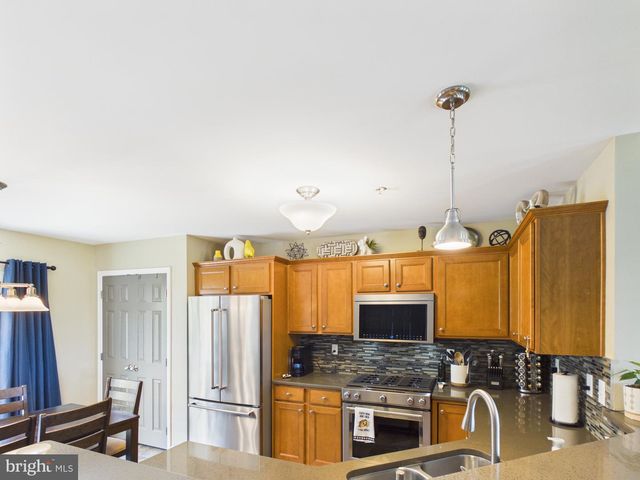 903 DANESFIELD LN, Lancaster, PA 17601