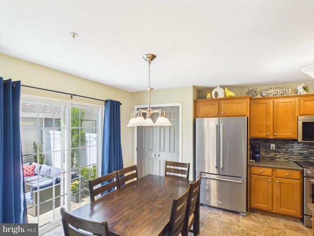 903 DANESFIELD LN, Lancaster, PA 17601