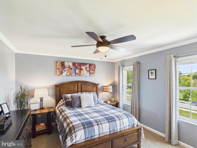 903 DANESFIELD LN, Lancaster, PA 17601