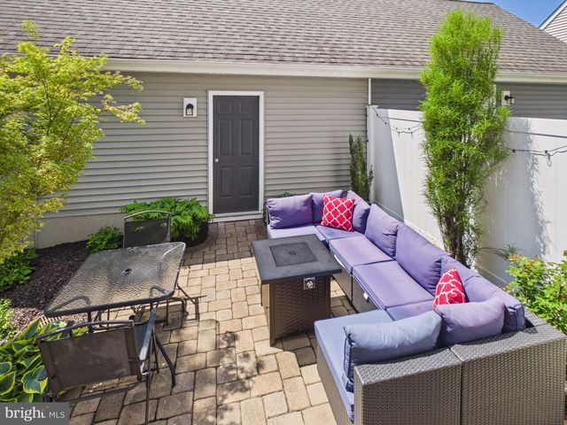 903 DANESFIELD LN, Lancaster, PA 17601