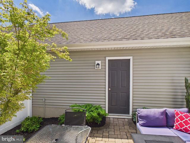903 DANESFIELD LN, Lancaster, PA 17601