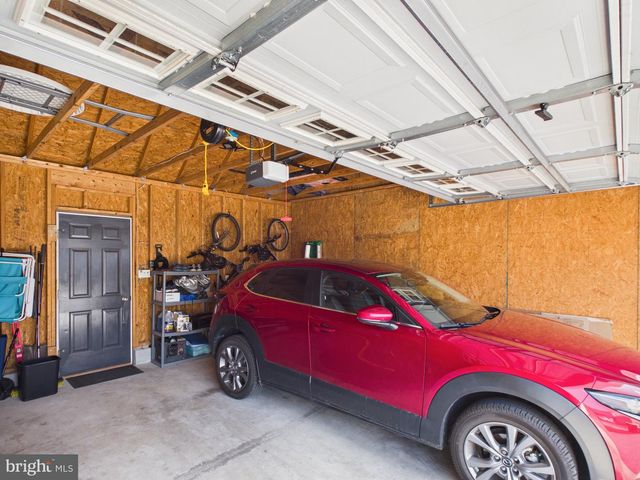 903 DANESFIELD LN, Lancaster, PA 17601