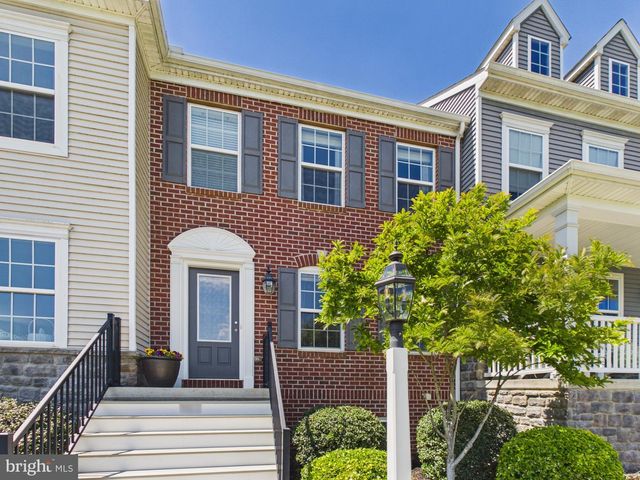 903 DANESFIELD LN, Lancaster, PA 17601