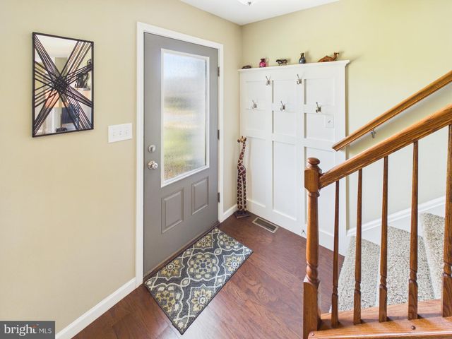 903 DANESFIELD LN, Lancaster, PA 17601