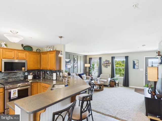 903 DANESFIELD LN, Lancaster, PA 17601