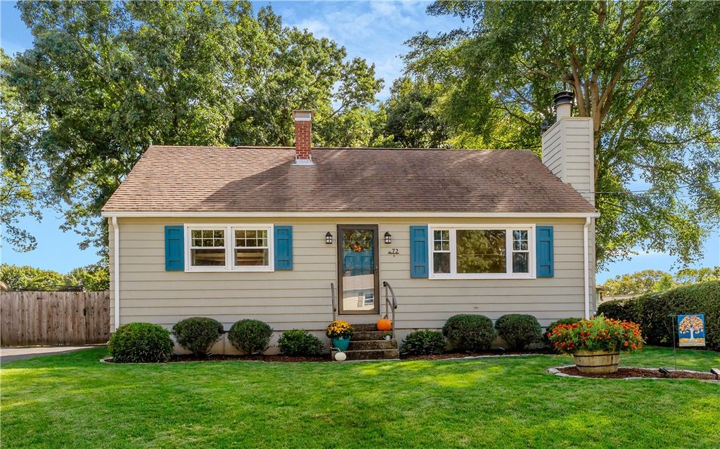 72 Windsor Park Drive, Coventry, RI 02816