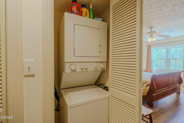 210 Roaring Fork, Gatlinburg, TN 37738