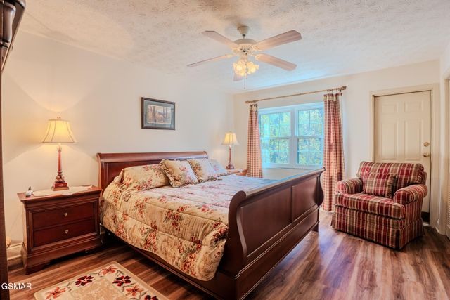 210 Roaring Fork, Gatlinburg, TN 37738