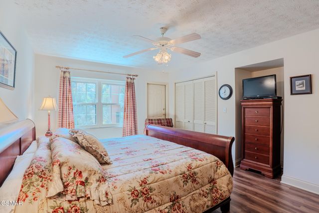 210 Roaring Fork, Gatlinburg, TN 37738