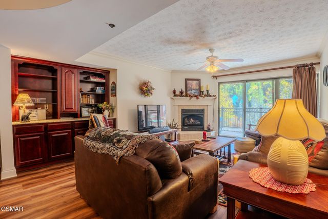 210 Roaring Fork, Gatlinburg, TN 37738