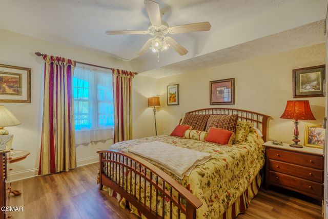 210 Roaring Fork, Gatlinburg, TN 37738