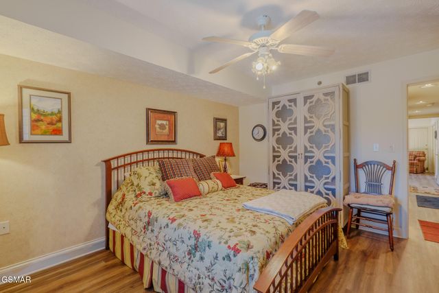 210 Roaring Fork, Gatlinburg, TN 37738