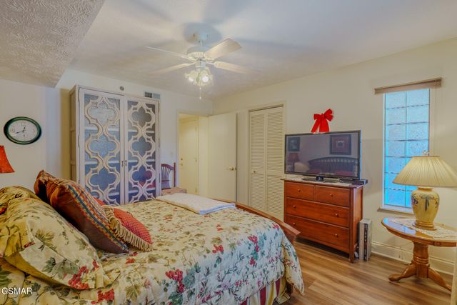 210 Roaring Fork, Gatlinburg, TN 37738