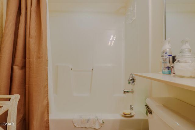 210 Roaring Fork, Gatlinburg, TN 37738