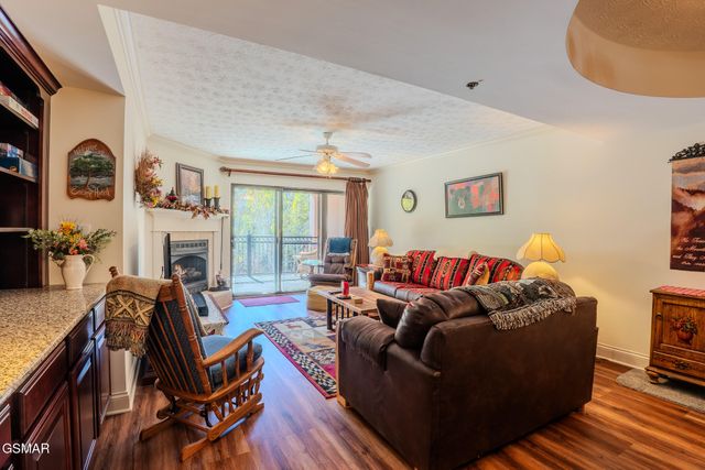 210 Roaring Fork, Gatlinburg, TN 37738